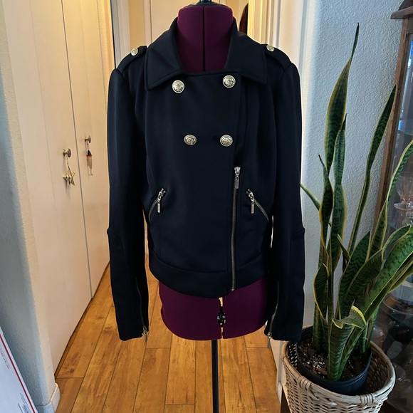 $20 True Black Jacket. Bisou Bisou - Picture 4 of 6